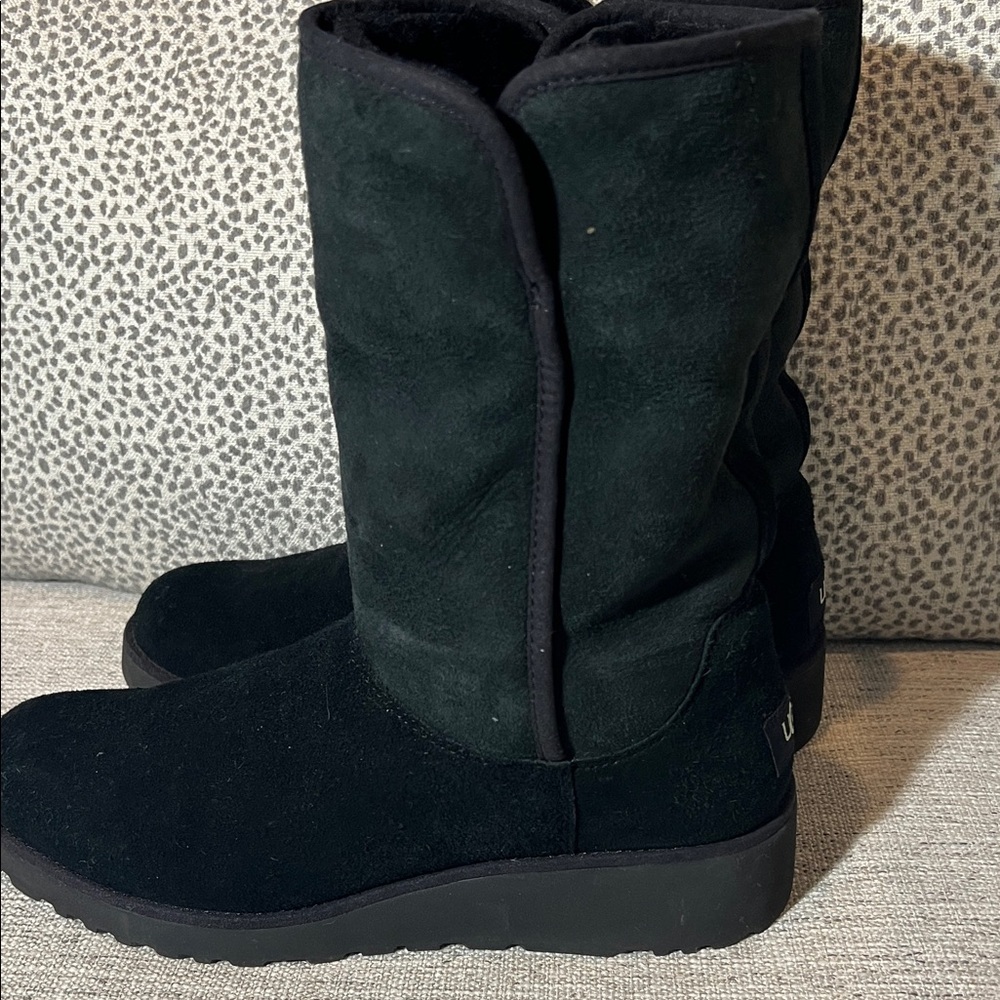 Women's Black Fur-Lined UGG Boots Ladies 9.5. SH169 - Picture 9 of 9